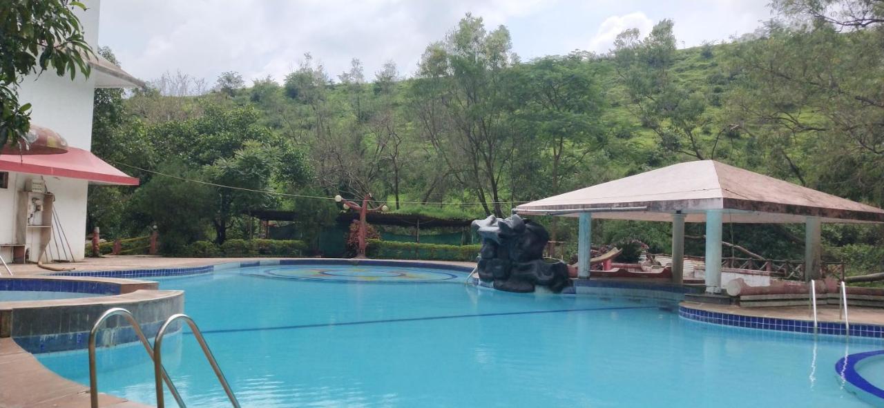 Golden Resort&Farm Nashik Exterior foto