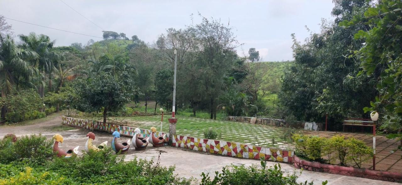 Golden Resort&Farm Nashik Exterior foto