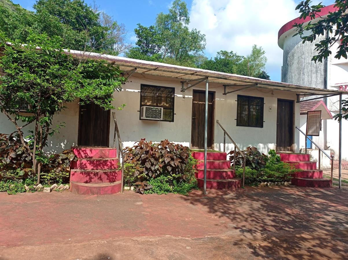 Golden Resort&Farm Nashik Exterior foto