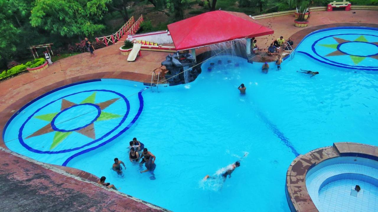 Golden Resort&Farm Nashik Exterior foto